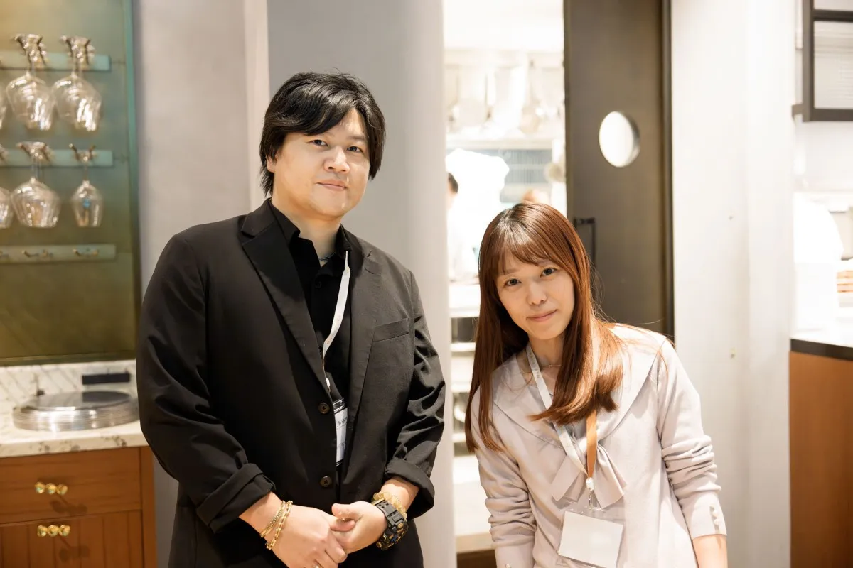 懇親会会場で撮影した参加者2名の記念写真