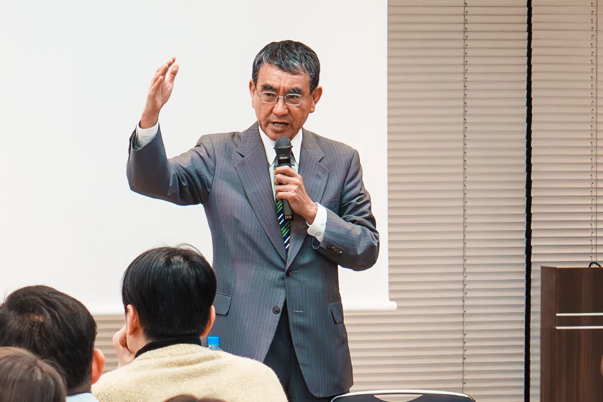 セミナーで登壇者が講演している様子
